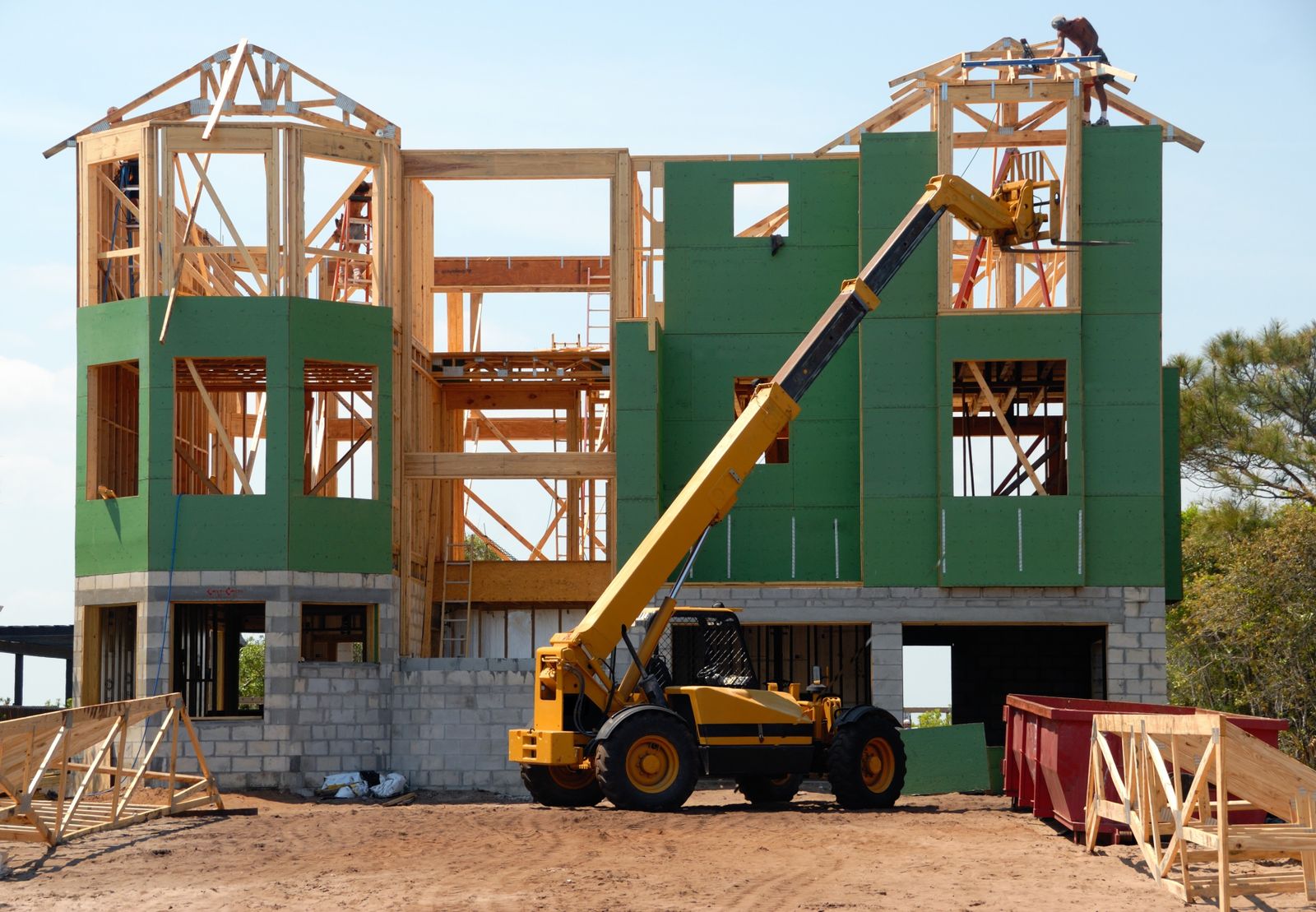 Residential construction site sourcing roofing materials in Vanceburg, KY